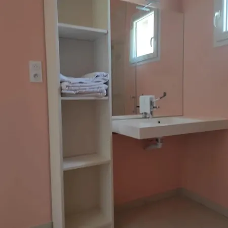 Prázdninový dům Maison Charmante A Avec Terrasse Et Jardin *